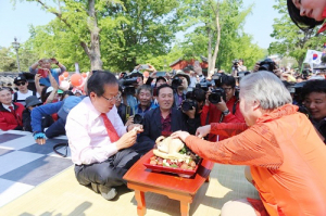 자유한국당 홍준표 후보 첫 호남 방문, 전주 유세 현장