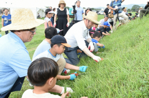 천년고도서 만나는 이색 왕릉벌초 축제 ‘대성황’