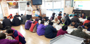 동천동 구이돈 식당 어르신들께 정성가득 무료 점심 제공