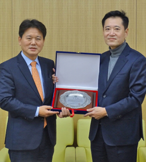 경주화백컨벤션센터 한수원으로부터 감사패 받아