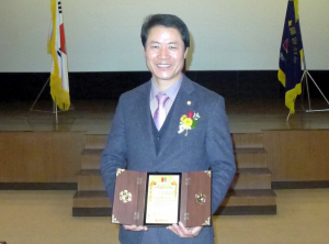 경주시의회 윤병길 경제도시위원장, 대한민국 바른지도자 지방의정부문 대상 수상