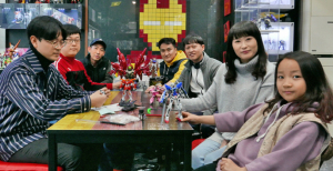 (3) 건담 매니아 “누구든지 접할 수 있고, 언제든지 환영합니다”