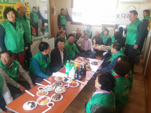 양남면새마을협의회, 경로당 청소하고 다과 제공