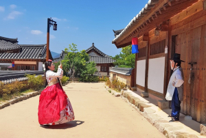홍콩 여행작가 경주 매력 속으로‘퐁당’