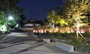 교촌한옥마을, 야간 경관조명으로 운치 더해