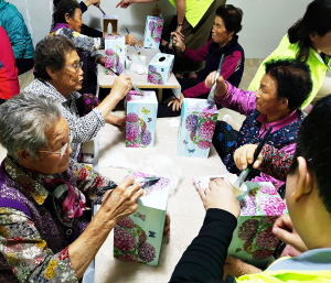 경주시 치매보듬마을, 생활 공예 특화프로그램 실시
