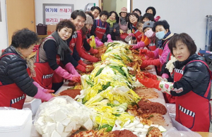 건천읍 여성자원봉사회, 사랑의 김장김치 나누기