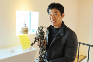 이안우 씨, 투박한 철에 섬세함을 입히다