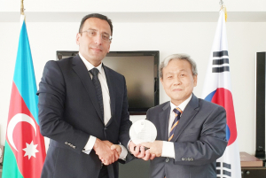 최정대 대표, 아제르바이잔 감사패 받아