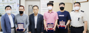 경주소방서 김정욱 소방관, 대한노인회 경주시지회 감사패 받아