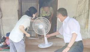 건천읍, 폭염 속 홀몸 어르신 건강 챙기기 나서