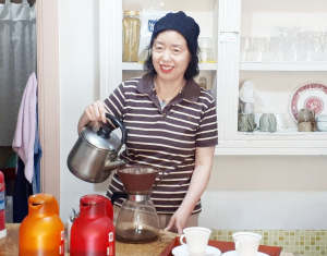 모닝커피도 마셨지... 50년 훌쩍 넘은 ‘백록(白鹿)다방’