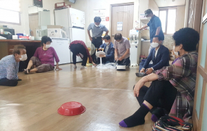 북경주행정복지센터, 추석 대비 경로당에 냉방용품 전달 및 방역수칙 당부