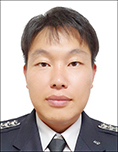 함성 대신 한숨으로
