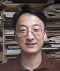 명필은 붓을 가린다