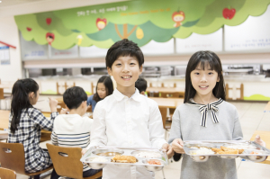 학교 급식지원액 상승 ‘밥맛 좋아진다’