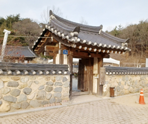 옛 절터에서 봄을 느끼다