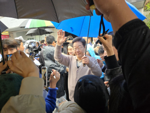이재명, 경주 찾아 ‘골목골목 경청 투어’