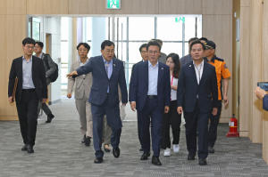 김민석 국무총리, 경주 찾아 APEC 준비상황 점검