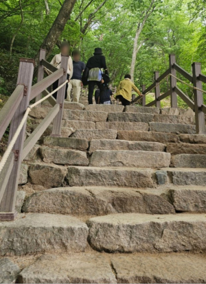‘낡음’이 ‘차별’의 변명이 되어선 안 된다