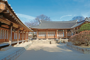 한국판 노블레스 오블리주의 상징, 일제강점기엔 독립운동 지원