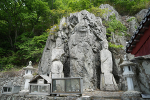 경주보물순례[4] 경주 서악동 마애여래삼존입상